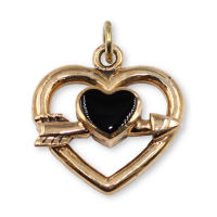 Bronzeanhänger - Herz mit Pfeil mit Onyx (schwarz)