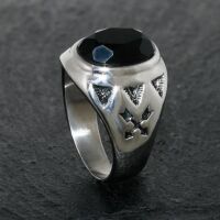 Edelstahlring mit schwarzem Glasstein