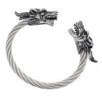 Edelstahlarmreif Wolfsköpfe