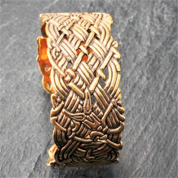 Bronze bangle - Celtic knot