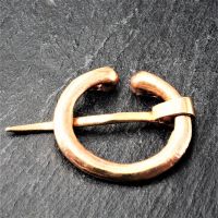 Bronzefibel - Drachenkopf