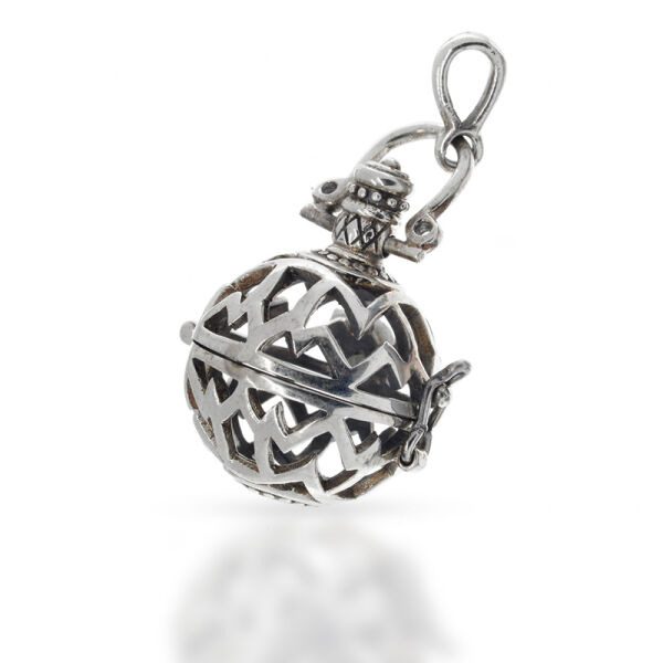 Fine Opening Sphere Pendant with Decorative Head in 925 Sterling Silver