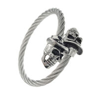 Edelstahlarmreifen mit Totenkopf