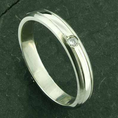 Edelstahlring- mit Stein