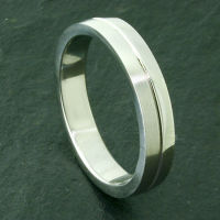 Edelstahlring - Schmaler Ring mit umlaufendem Streifen