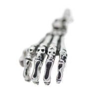 Edelstahlanhänger - Skeletthand mit Totenkopf
